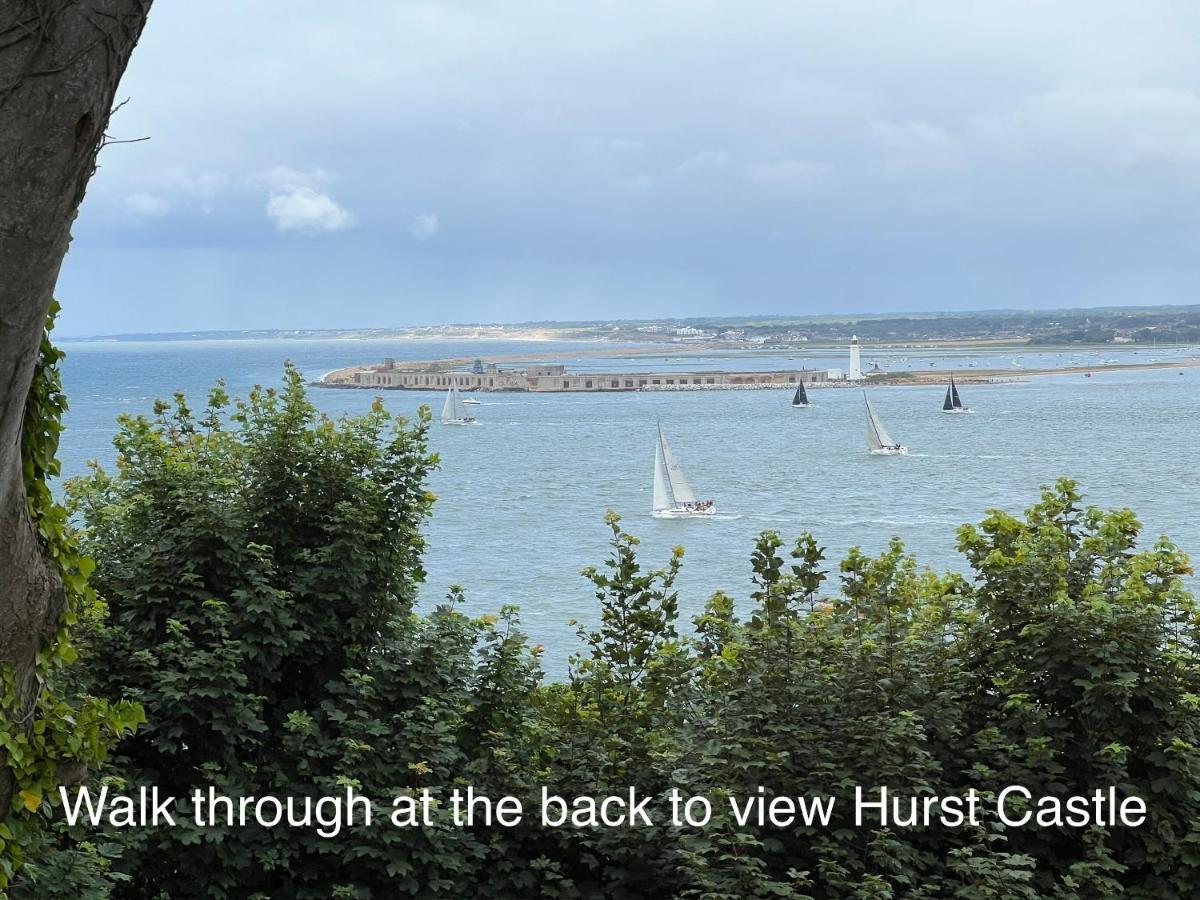 Valley View Self-Catering Coastal Bungalow In Rural West Wight Фрешуотър Екстериор снимка